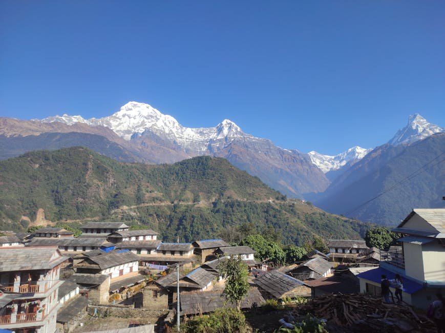 Splendida vista mattutina del villaggio di Ghandruk in Nepal, con lo spettacolare sfondo delle montagne dell'Annapurna.